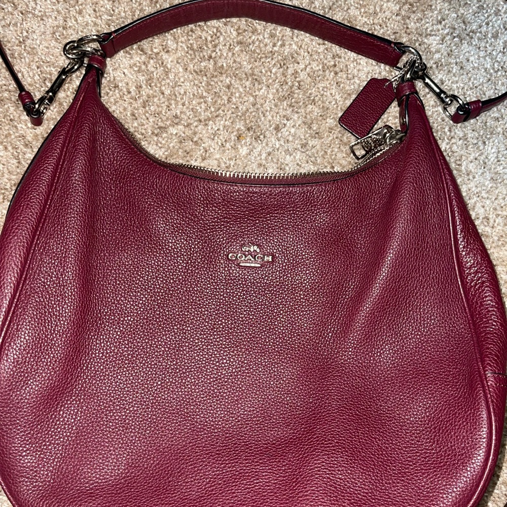 Coach hobo satchel 
Genuine leather
bag collector 
burgundy color way